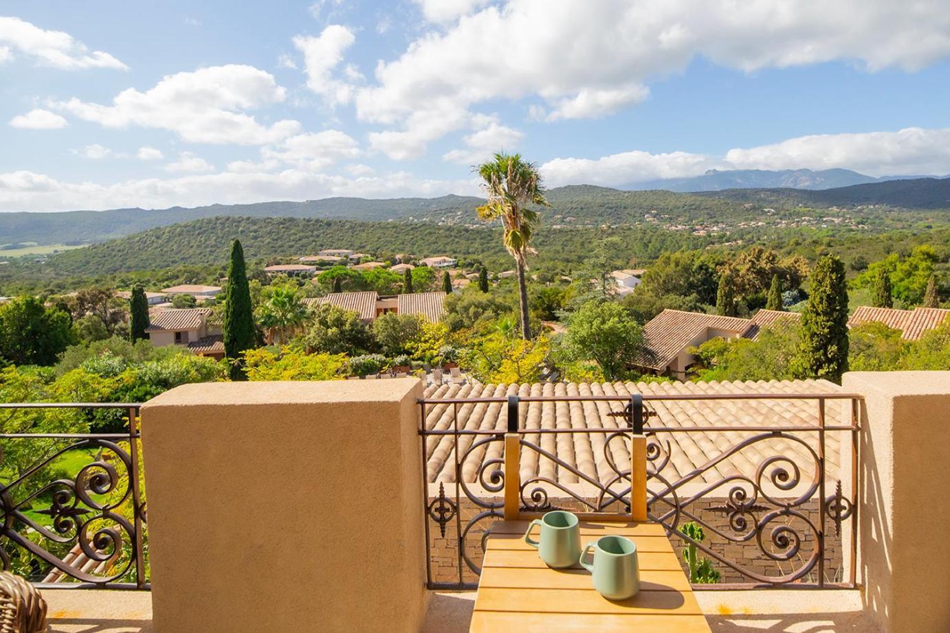 Residence Les Toits De Santa Giulia Порто-Веккьо Экстерьер фото