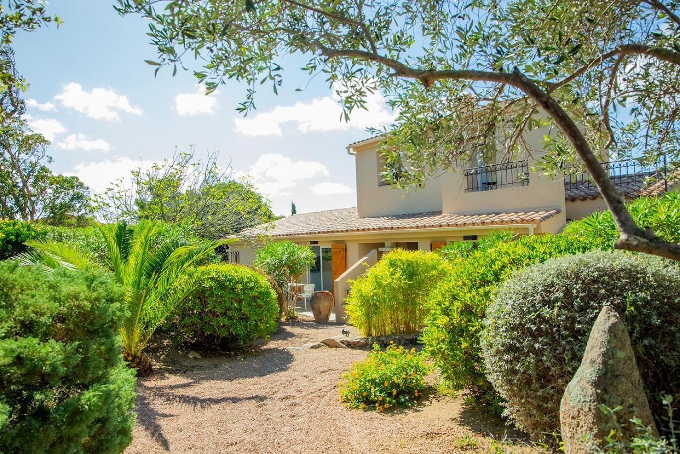 Residence Les Toits De Santa Giulia Порто-Веккьо Экстерьер фото
